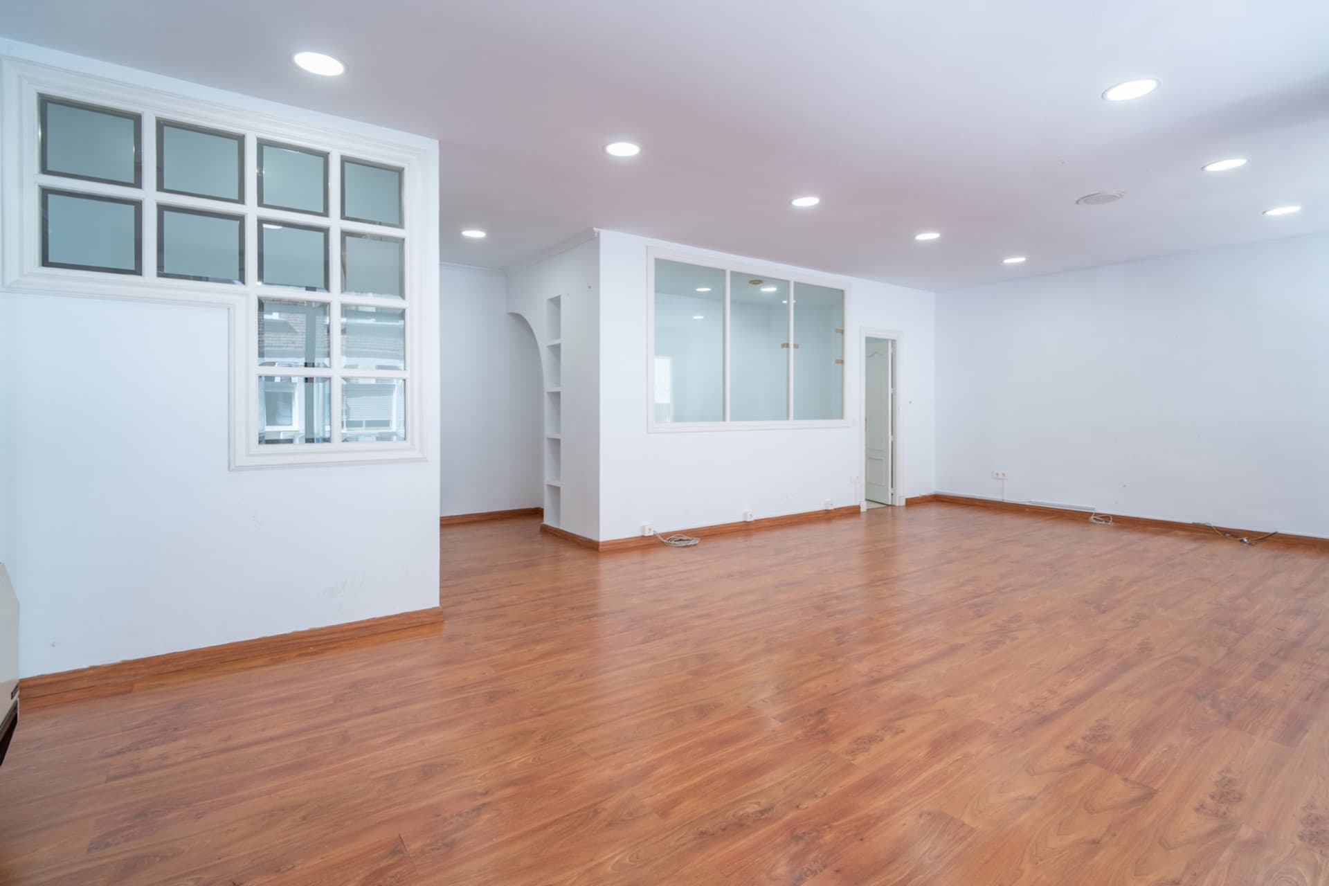 Rental office in La Malagueta, located in one of the most exclusive and demanded areas of Malaga, ideal for companies, professional offices or any activity that seeks breadth, comfort and excellent location.