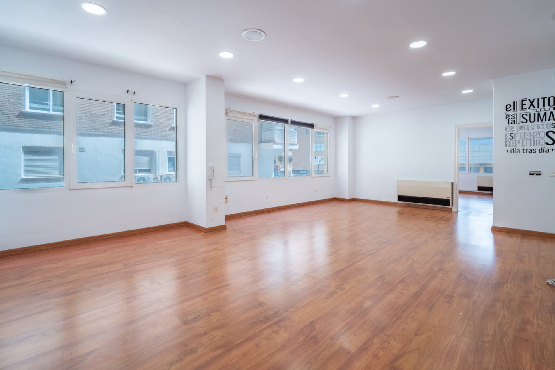 Rental office in La Malagueta, located in one of the most exclusive and demanded areas of Malaga, ideal for companies, professional offices or any activity that seeks breadth, comfort and excellent location.