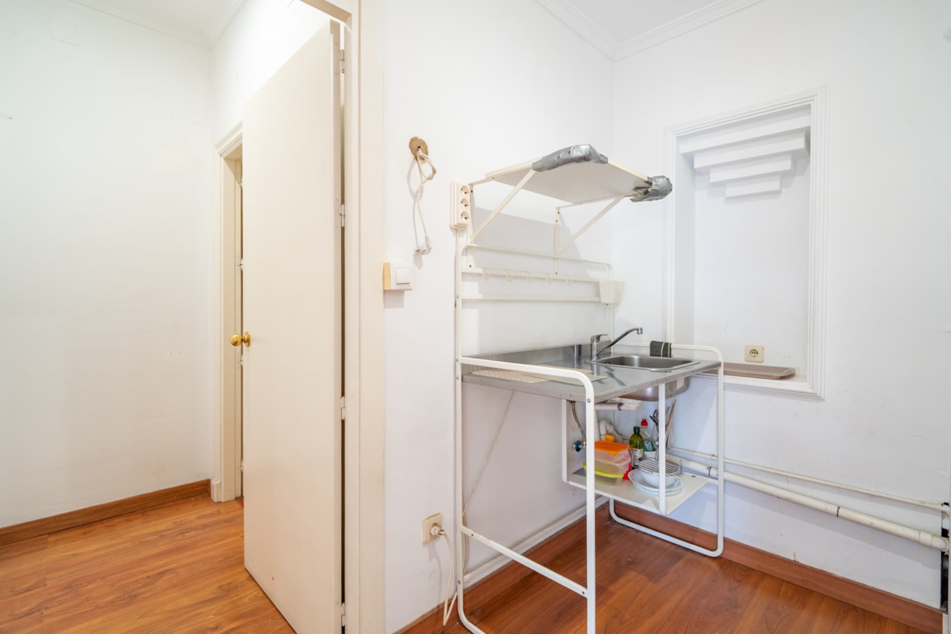 Rental office in La Malagueta, located in one of the most exclusive and demanded areas of Malaga, ideal for companies, professional offices or any activity that seeks breadth, comfort and excellent location.