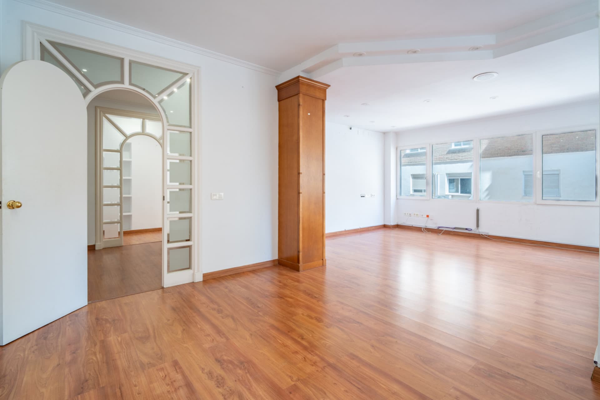 Rental office in La Malagueta, located in one of the most exclusive and demanded areas of Malaga, ideal for companies, professional offices or any activity that seeks breadth, comfort and excellent location.