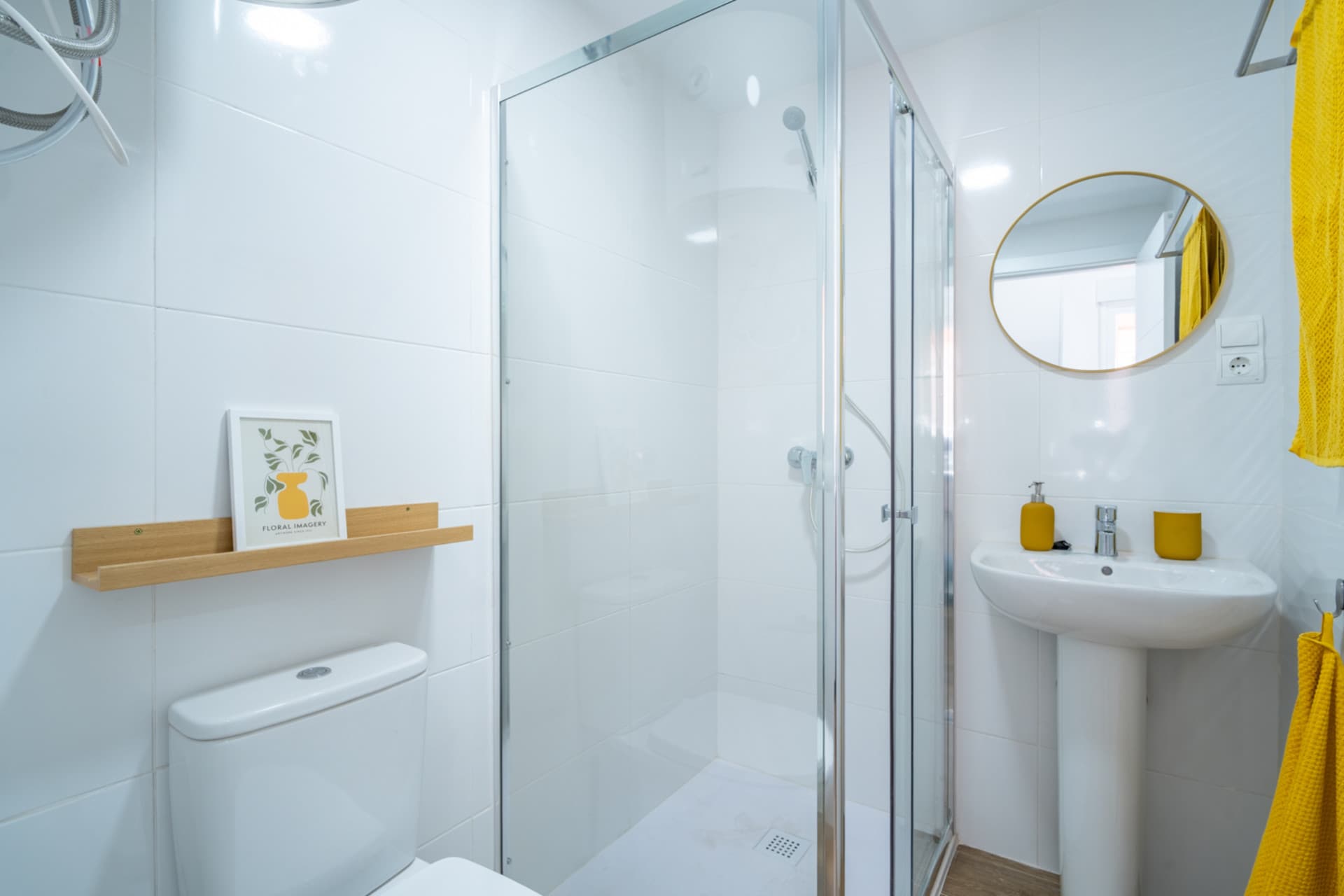El Palo - New apartment in a house with charm and design We present this cozy apartment completely new, located in an authentic house in El Palo, one of the most soulful neighborhoods in Malaga, where life is enjoyed just steps from the sea.