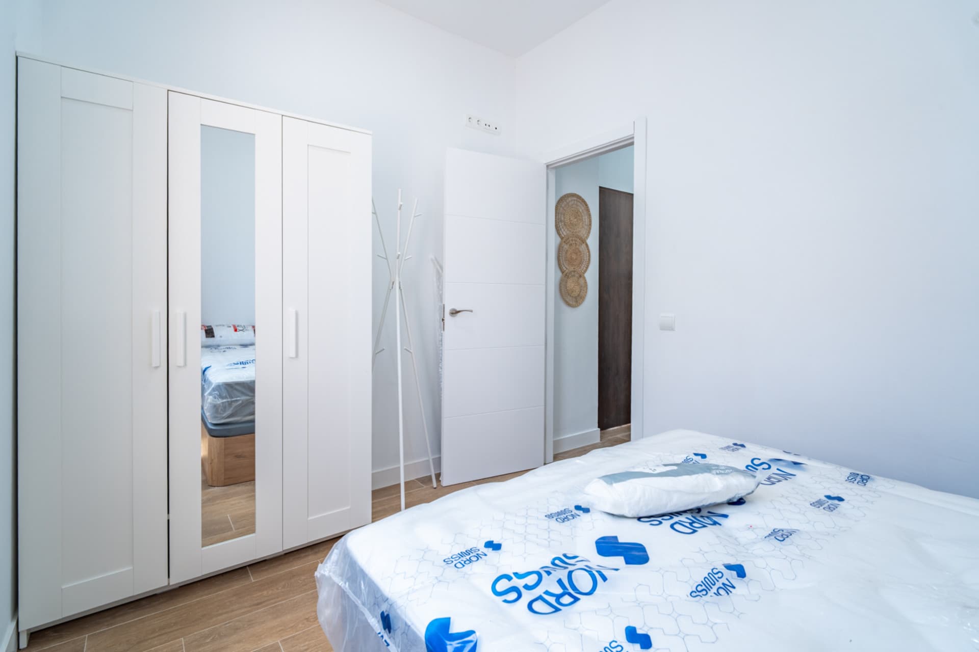 El Palo - New apartment in a house with charm and design We present this cozy apartment completely new, located in an authentic house in El Palo, one of the most soulful neighborhoods in Malaga, where life is enjoyed just steps from the sea.