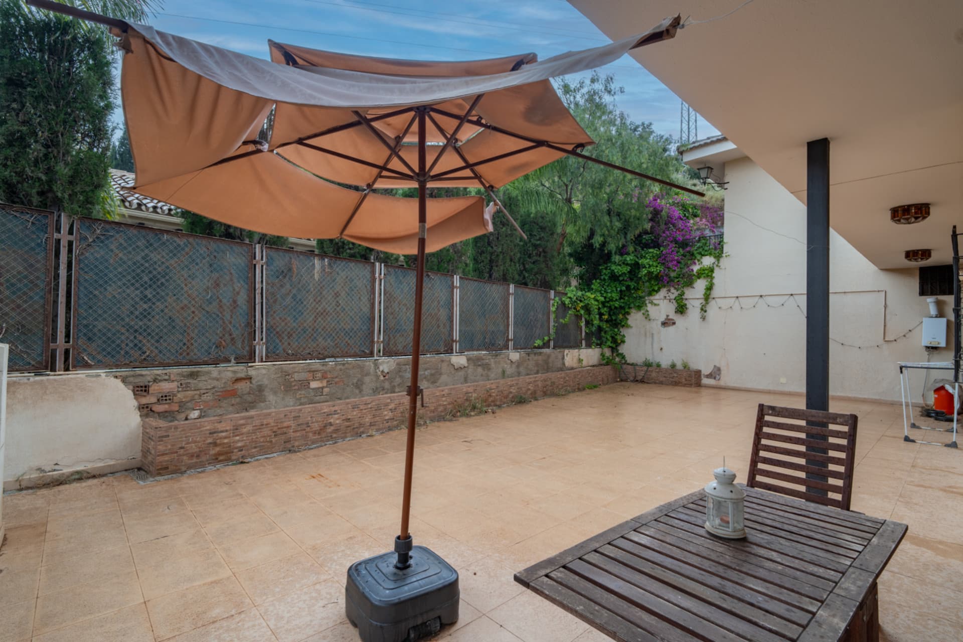 Exclusive Villa in El Mayorazgo with Garden, Pool and Guest Apartment