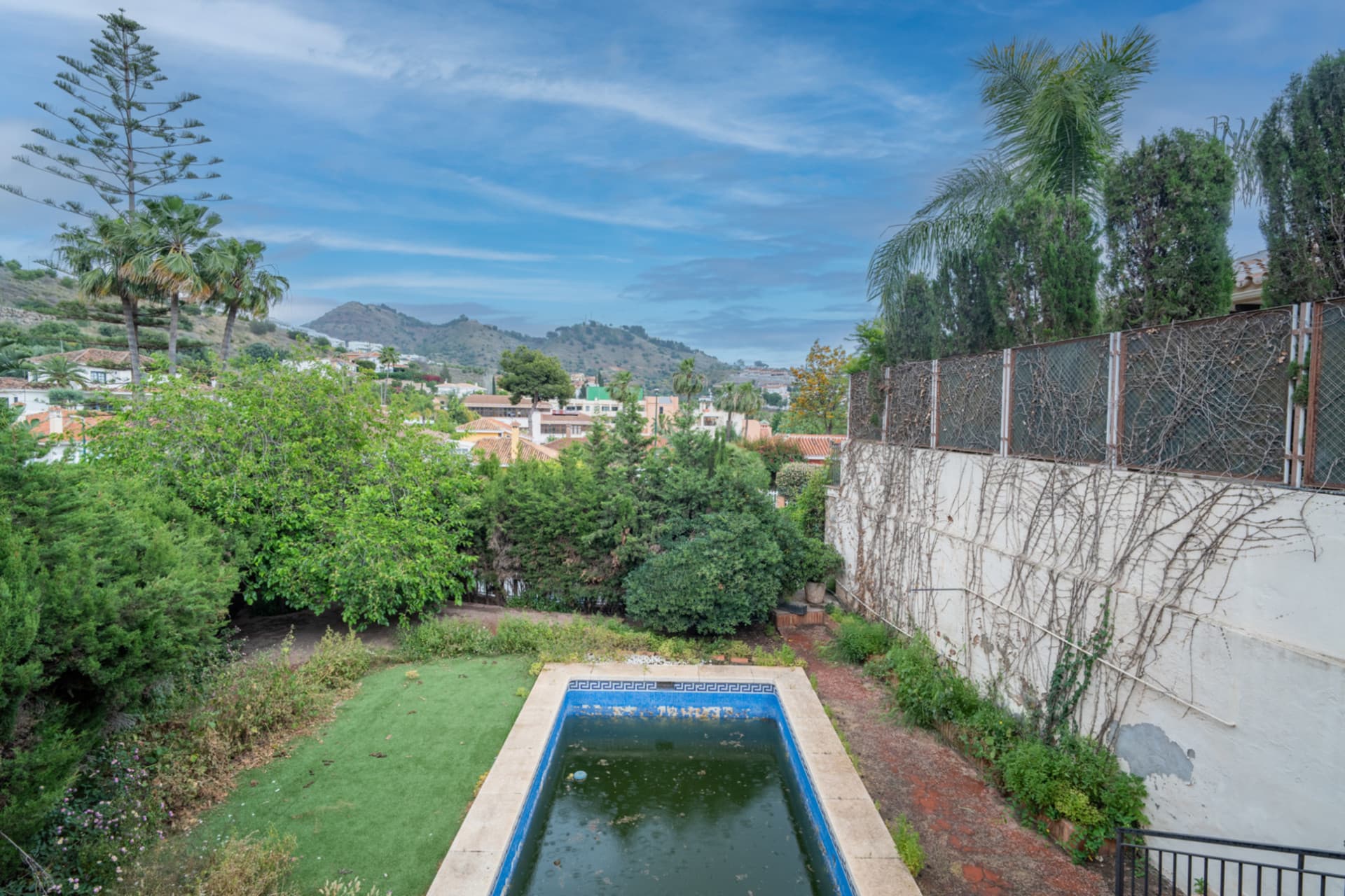 Exclusive Villa in El Mayorazgo with Garden, Pool and Guest Apartment