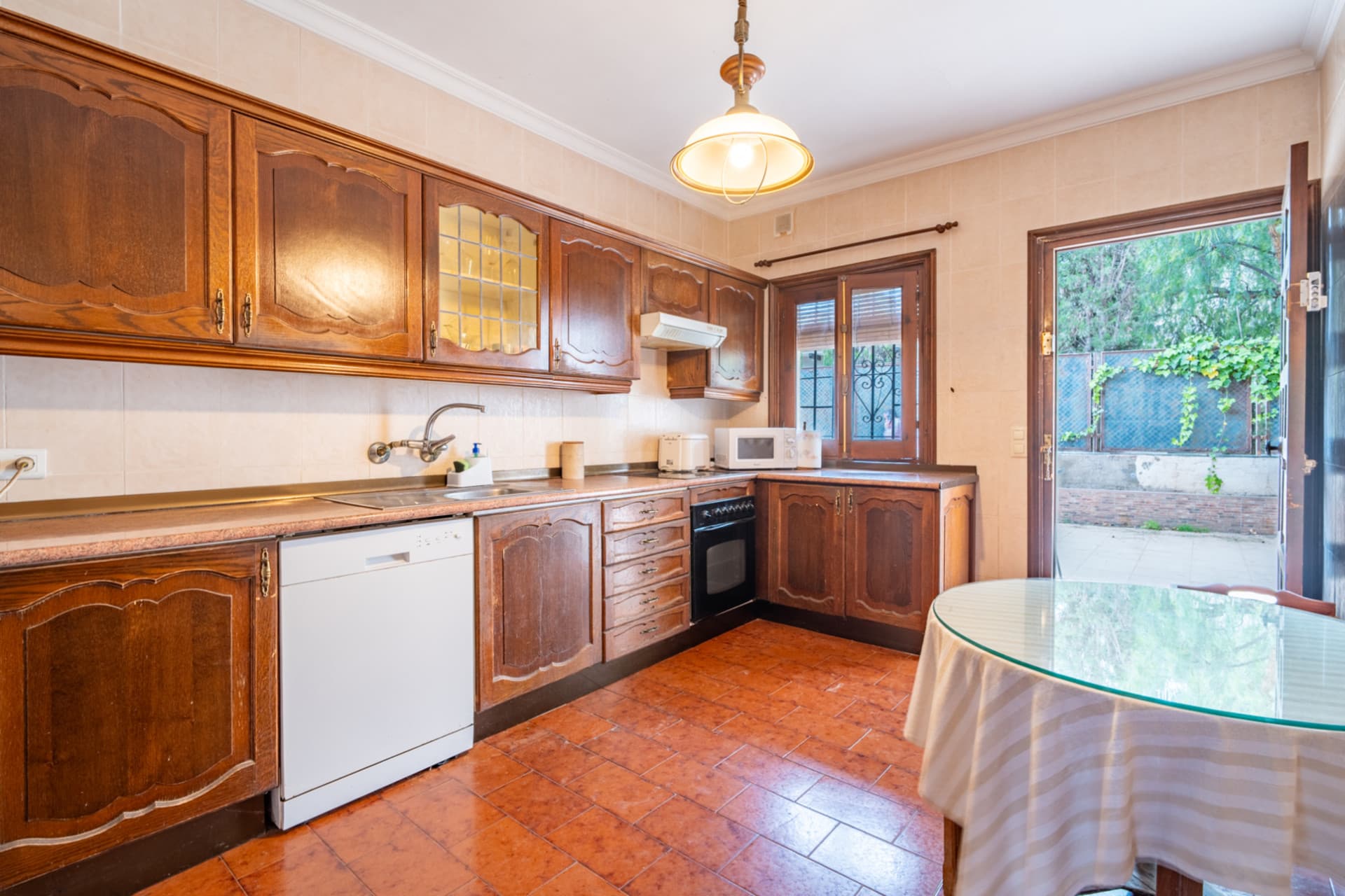 Exclusive Villa in El Mayorazgo with Garden, Pool and Guest Apartment