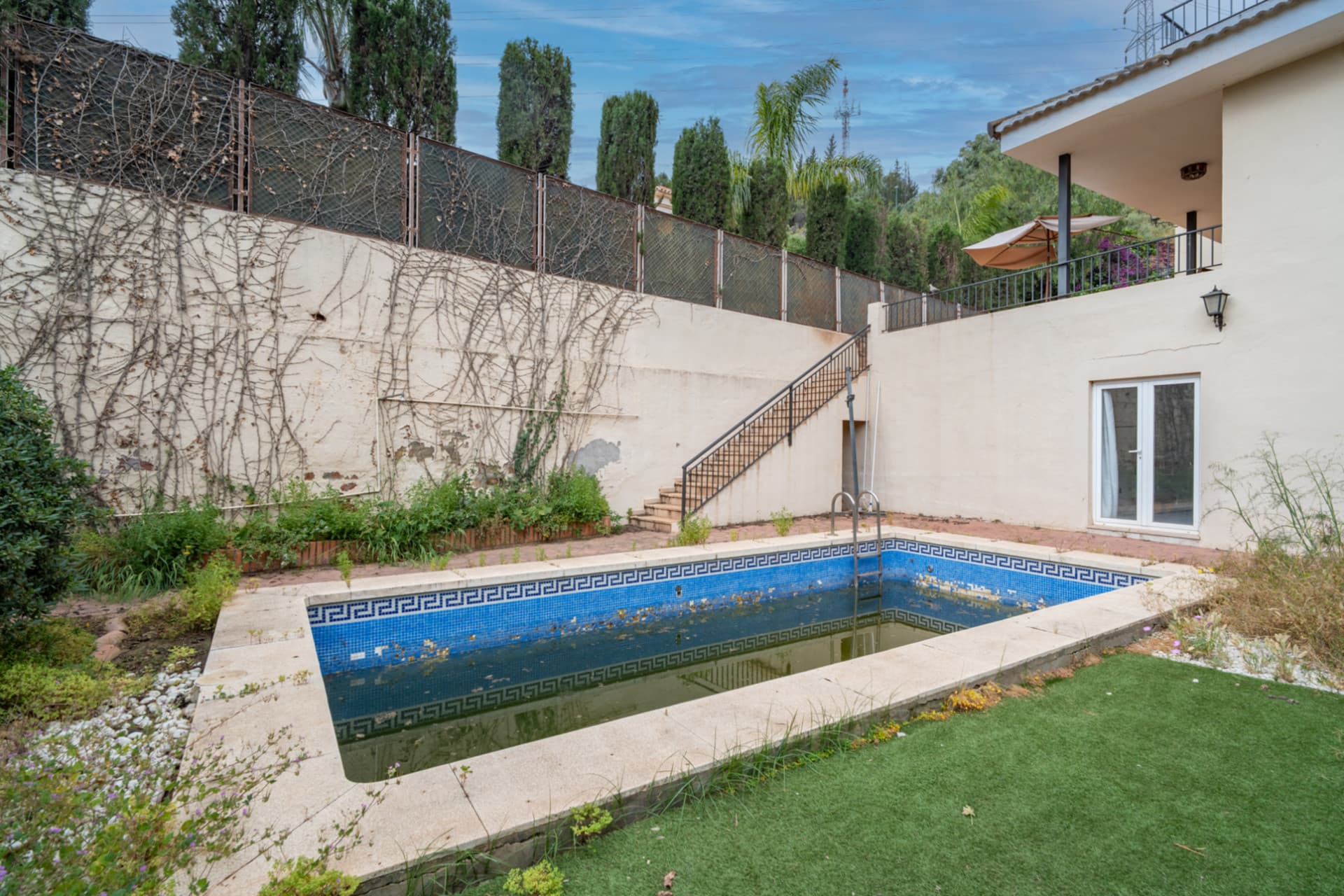 Exclusive Villa in El Mayorazgo with Garden, Pool and Guest Apartment