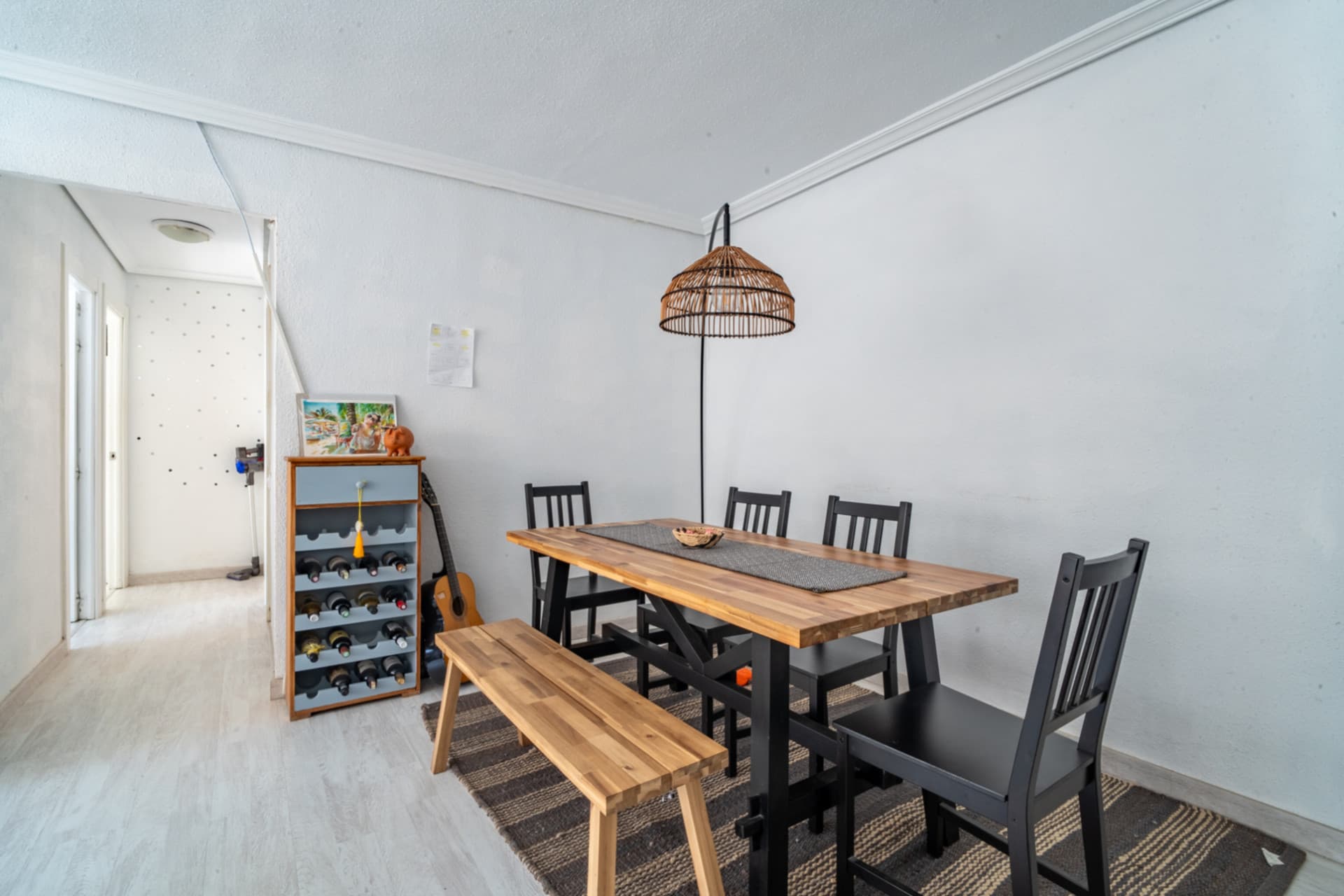 Opportunity in one of the most popular areas in Malaga! Fantastic house located in the area of Huelin, one of the most popular areas for its proximity to the sea and its excellent quality of life.
