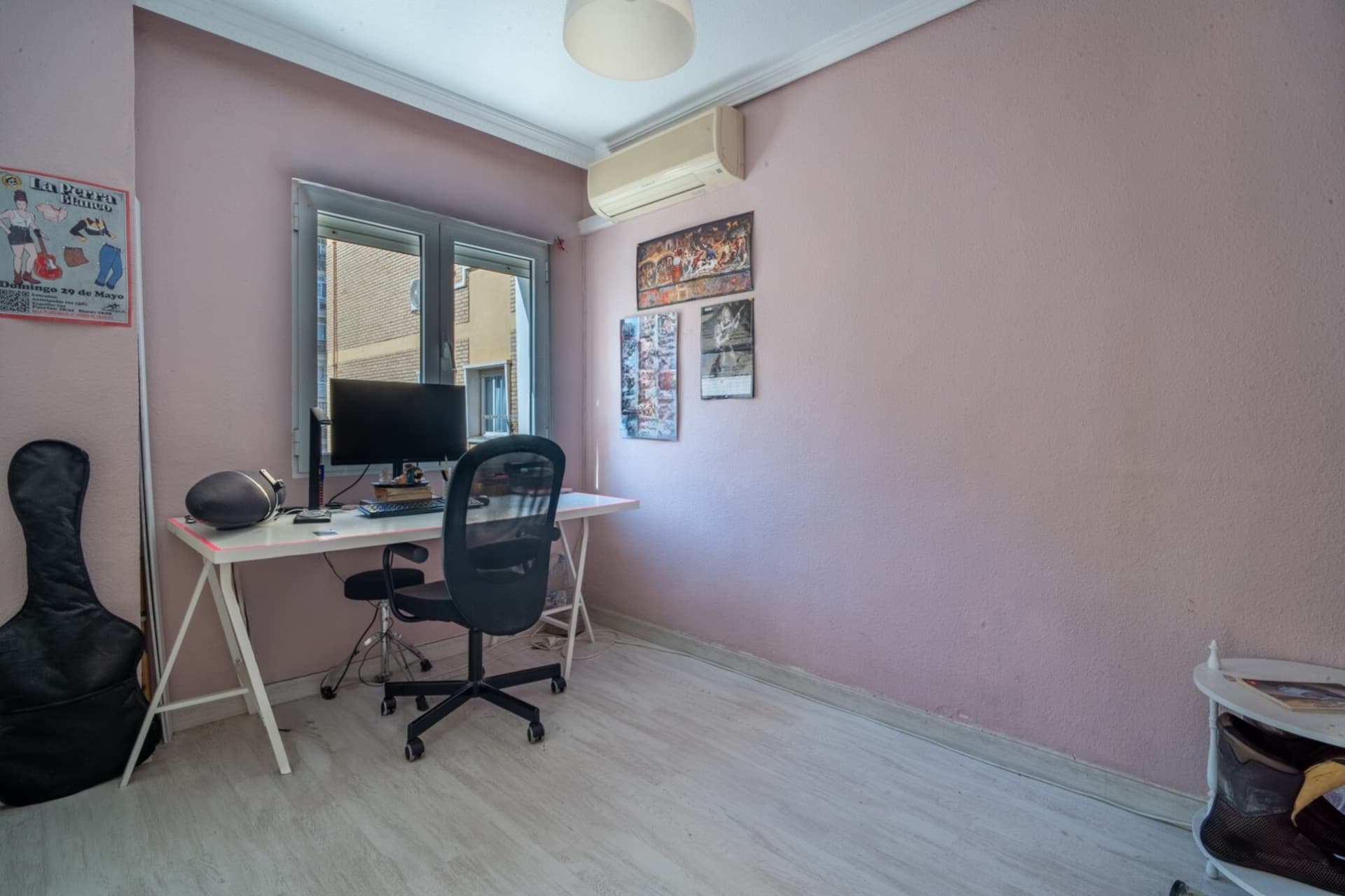 Opportunity in one of the most popular areas in Malaga! Fantastic house located in the area of Huelin, one of the most popular areas for its proximity to the sea and its excellent quality of life.