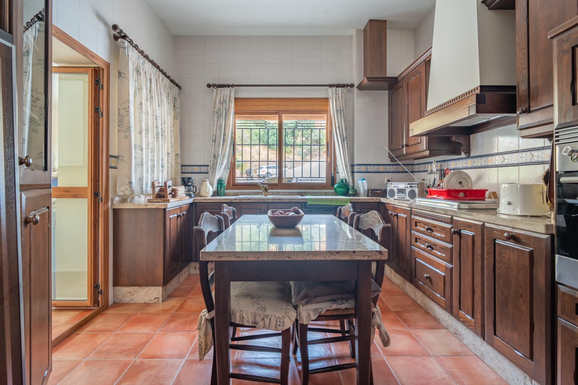 Exclusive Villa in Pinares de San Antón with Panoramic views of the Sea.