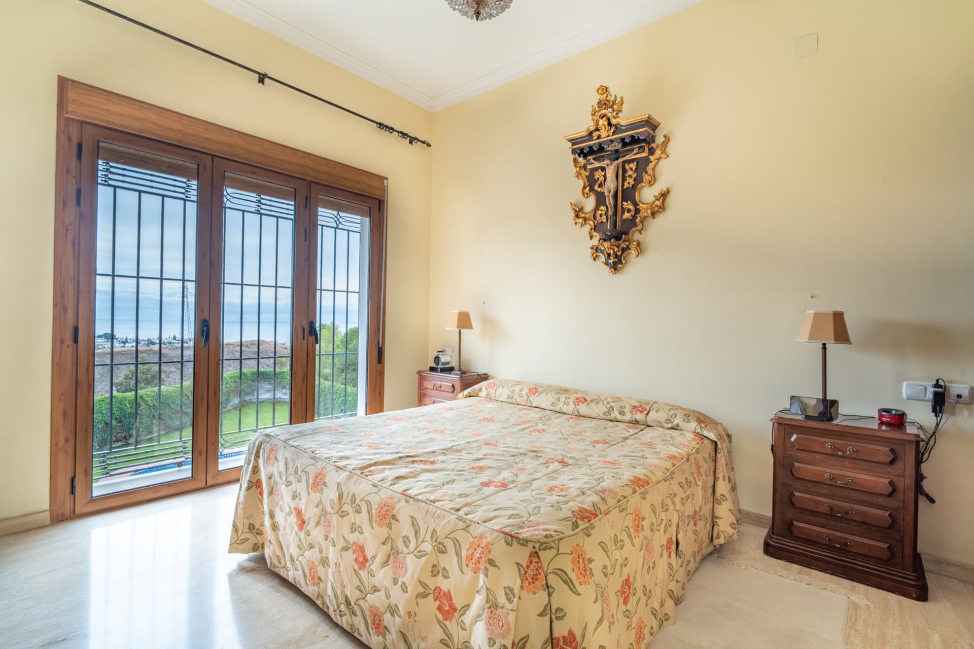 Exclusive Villa in Pinares de San Antón with Panoramic views of the Sea.