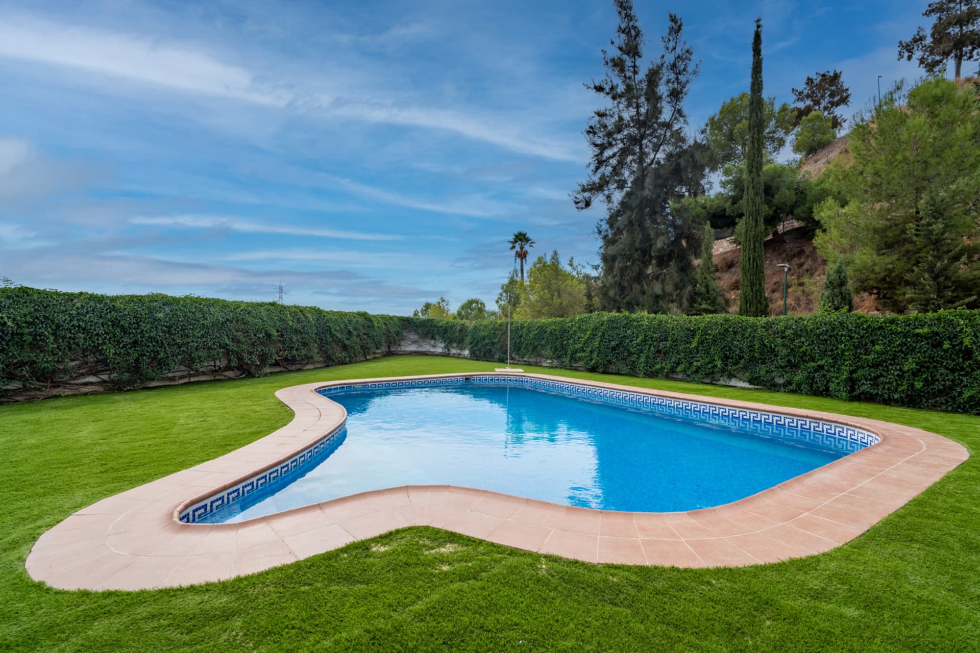 Exclusive Villa in Pinares de San Antón with Panoramic views of the Sea.