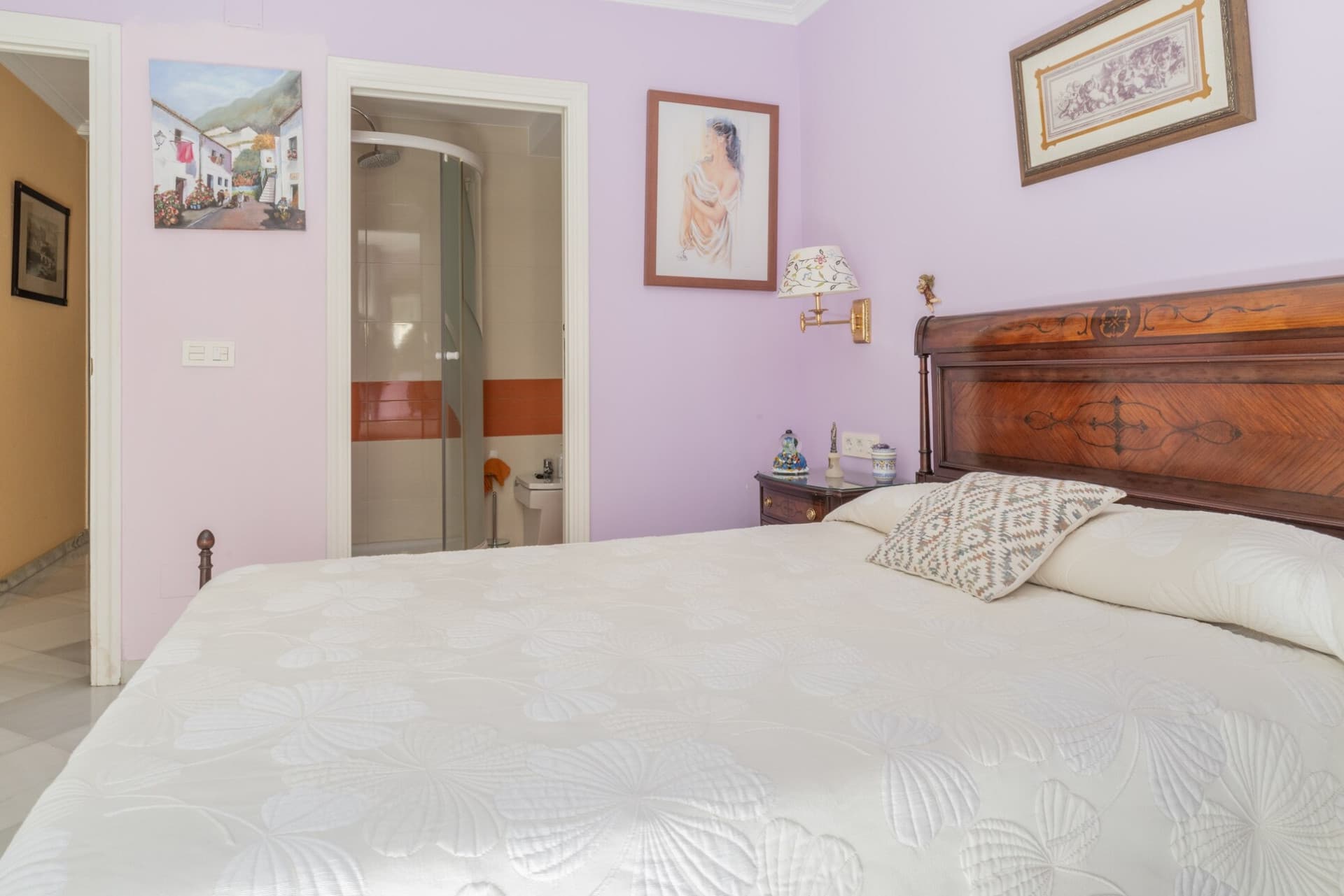 Located in one of the most sought after areas of Malaga, this spectacular house is located in the emblematic Paseo Marítimo Pablo Ruiz Picasso, 50 metres from the beach, offering unmatched views of the Mediterranean Sea.