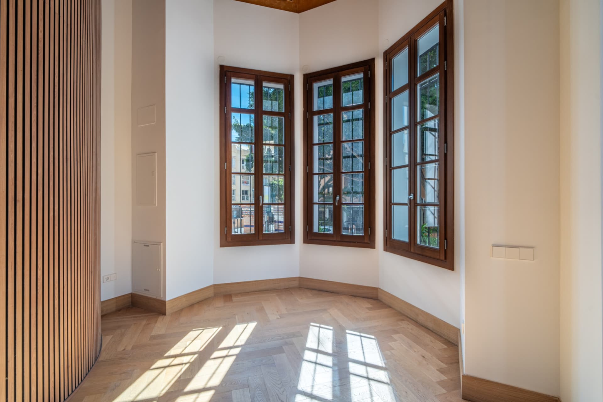 We present an exclusive one bedroom apartment, a bathroom and a toilet, located in one of the most distinguished promotions in Malaga.