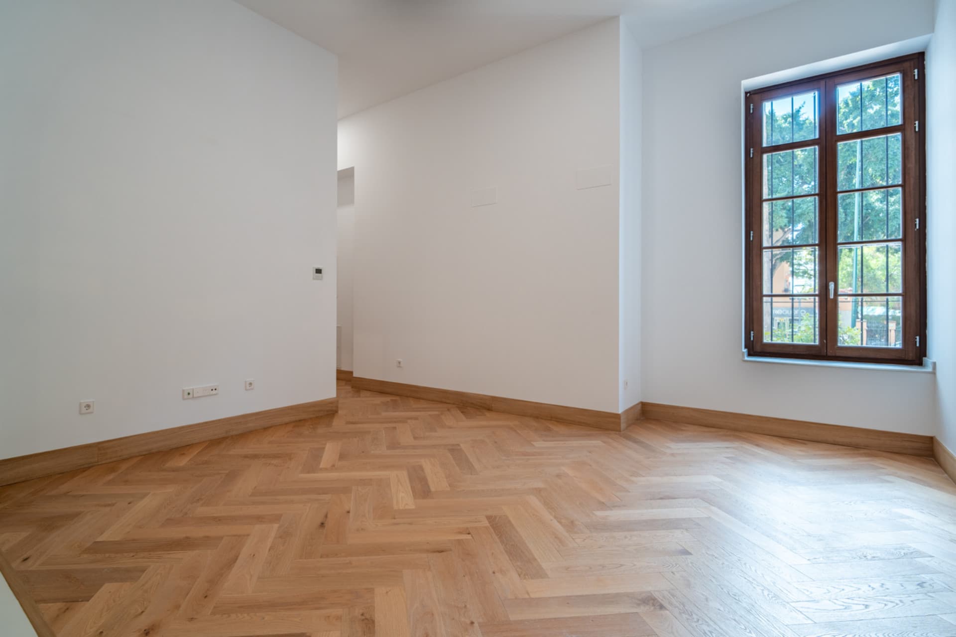 We present an exclusive studio apartment with a full bathroom, located in one of the most distinguished promotions in Malaga.