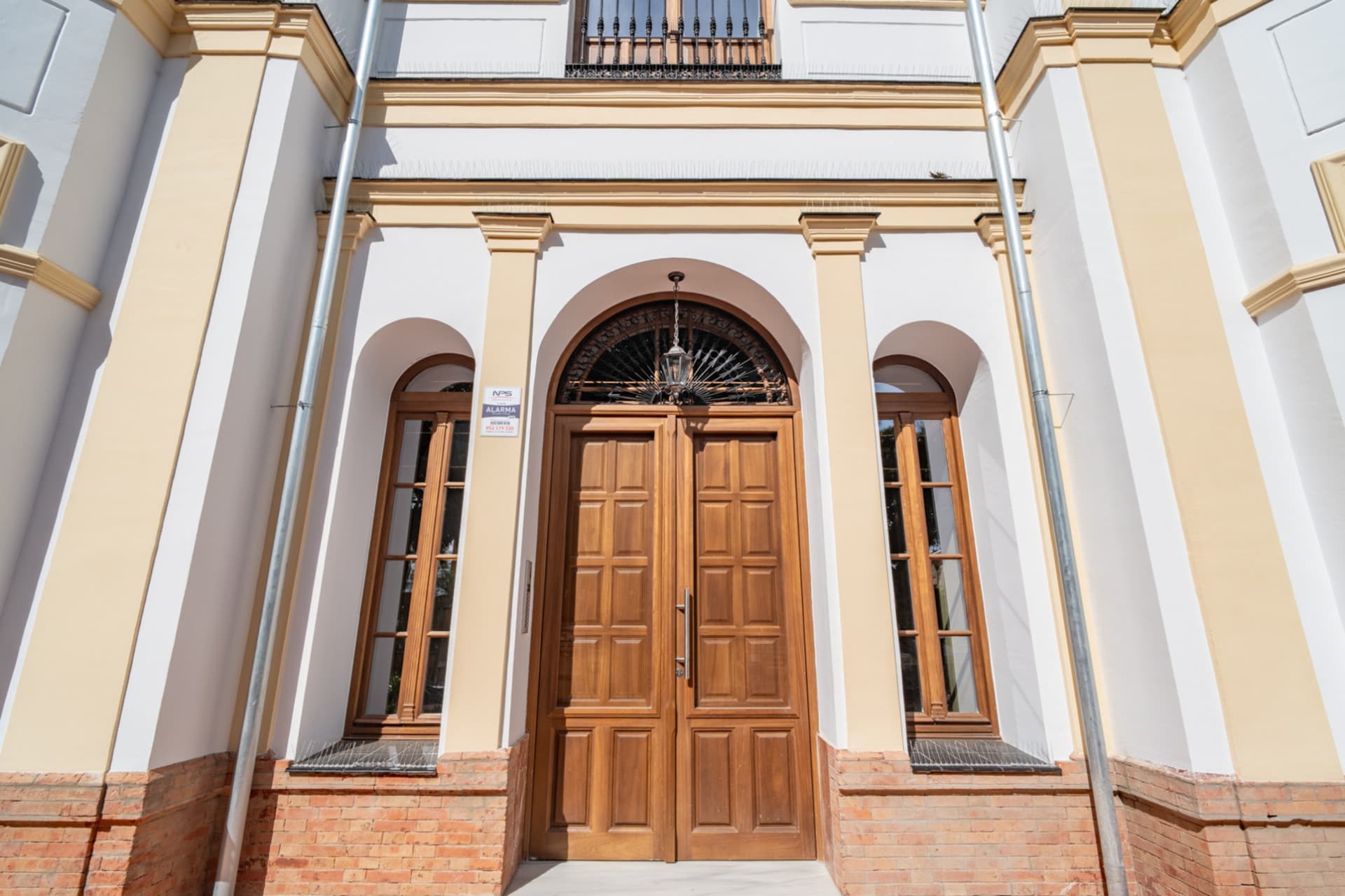We present an exclusive one bedroom apartment, a bathroom and a toilet, located in one of the most distinguished promotions in Malaga.