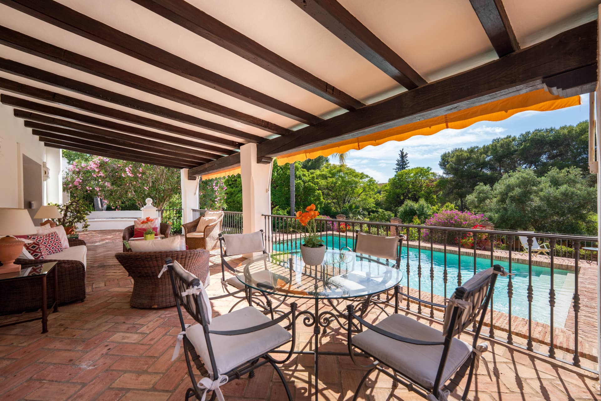 Elegant Andalusian Home with Golf Views in El Paraíso