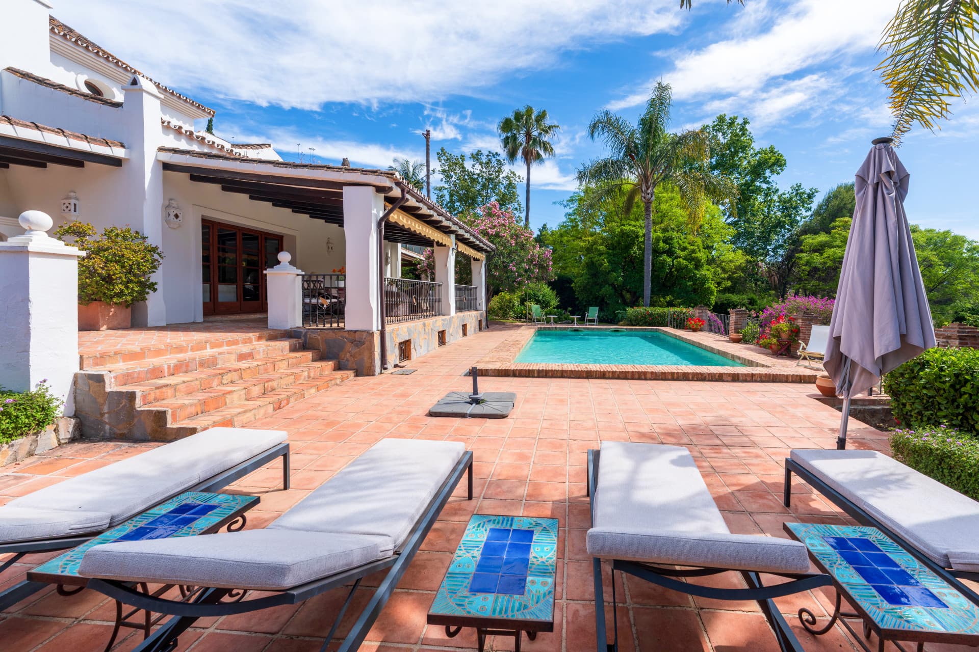 Elegant Andalusian Home with Golf Views in El Paraíso