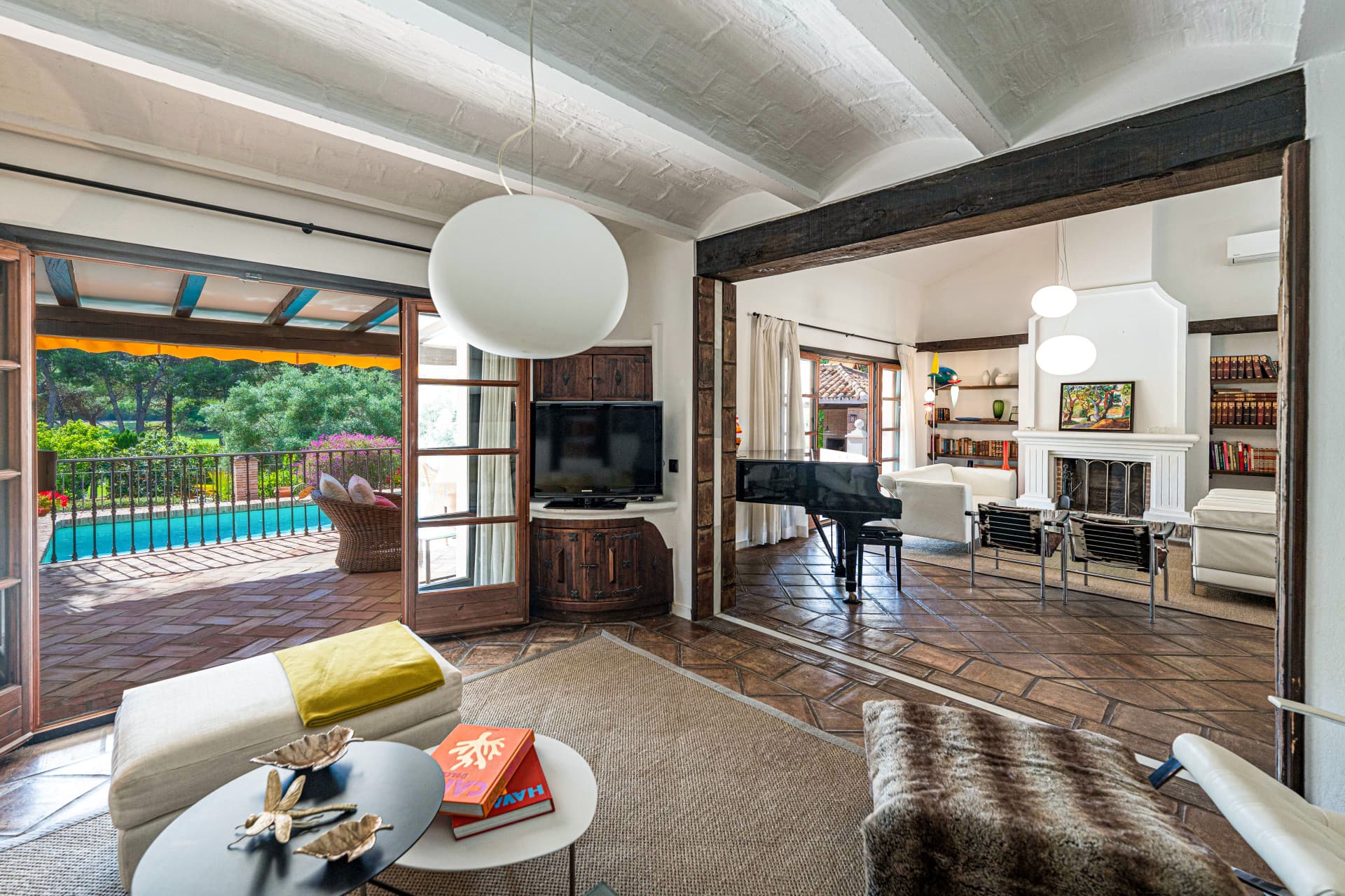 Elegant Andalusian Home with Golf Views in El Paraíso