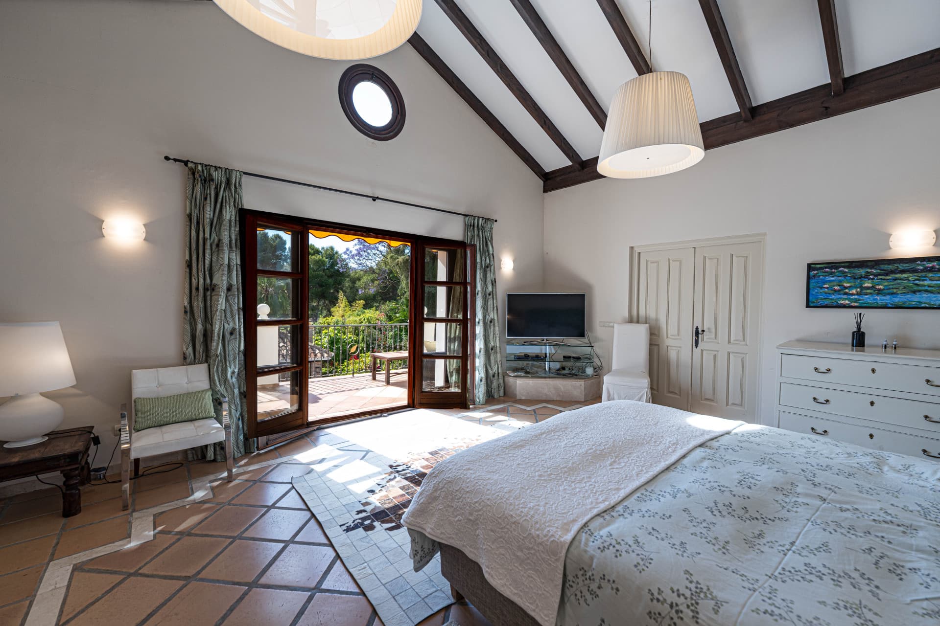 Elegant Andalusian Home with Golf Views in El Paraíso