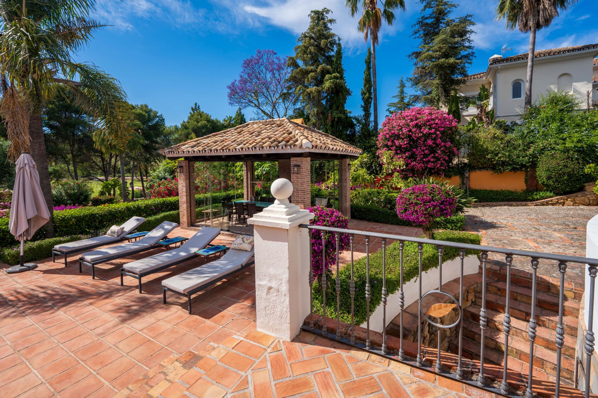 Elegant Andalusian Home with Golf Views in El Paraíso