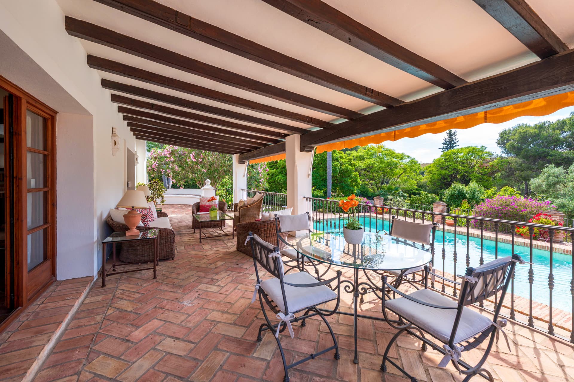 Elegant Andalusian Home with Golf Views in El Paraíso