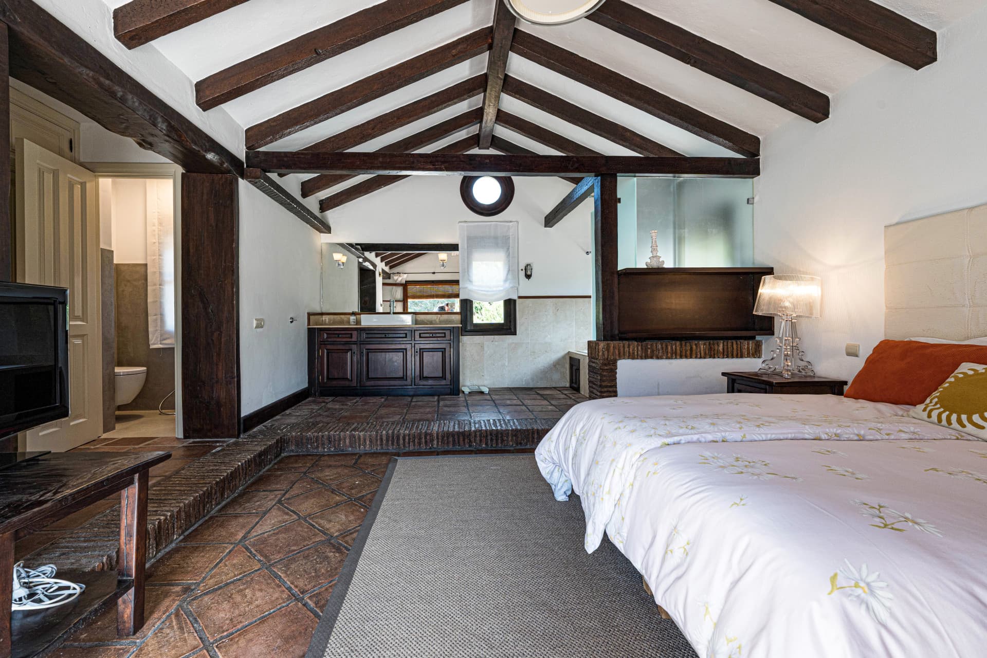 Elegant Andalusian Home with Golf Views in El Paraíso