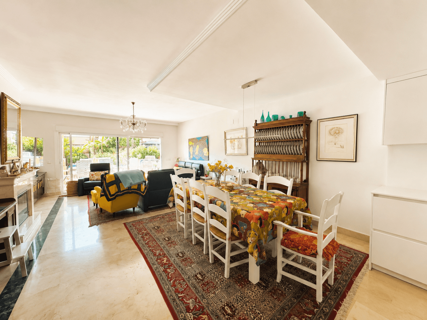 Exclusive Corner Townhouse in Oasis de Nagüeles – Marbella’s Prestigious Golden Mile