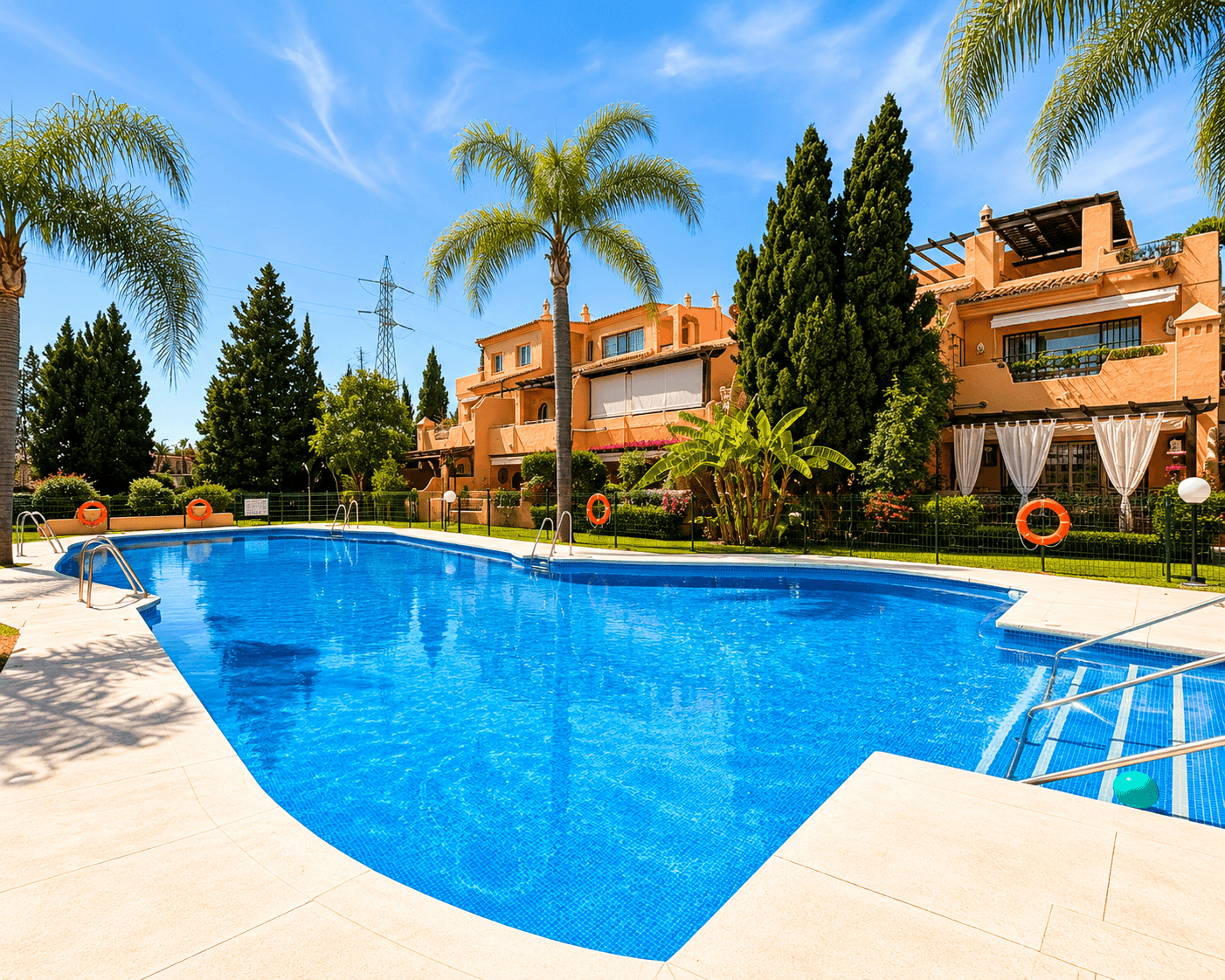 Exclusive Corner Townhouse in Oasis de Nagüeles – Marbella’s Prestigious Golden Mile