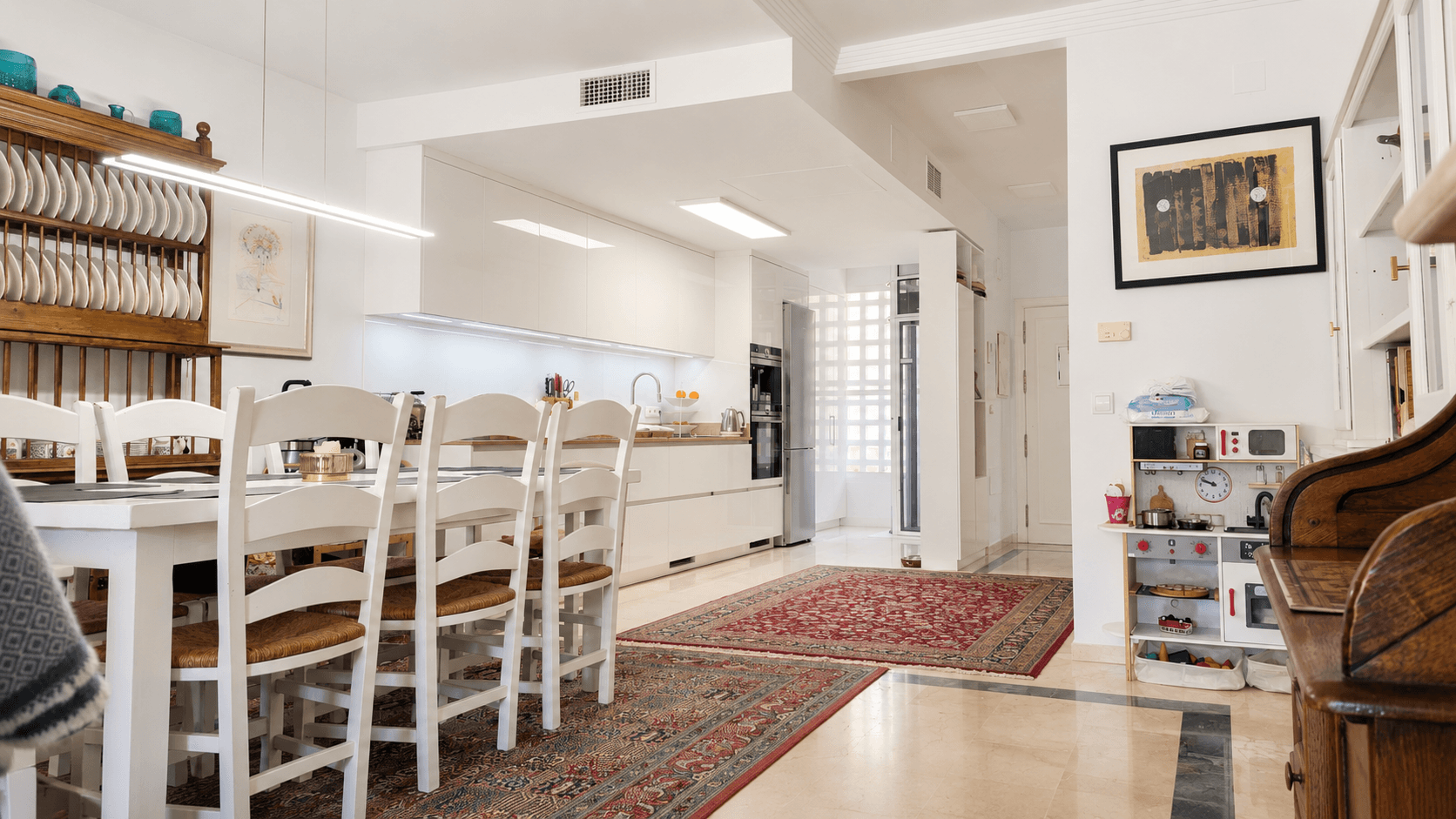 Exclusive Corner Townhouse in Oasis de Nagüeles – Marbella’s Prestigious Golden Mile
