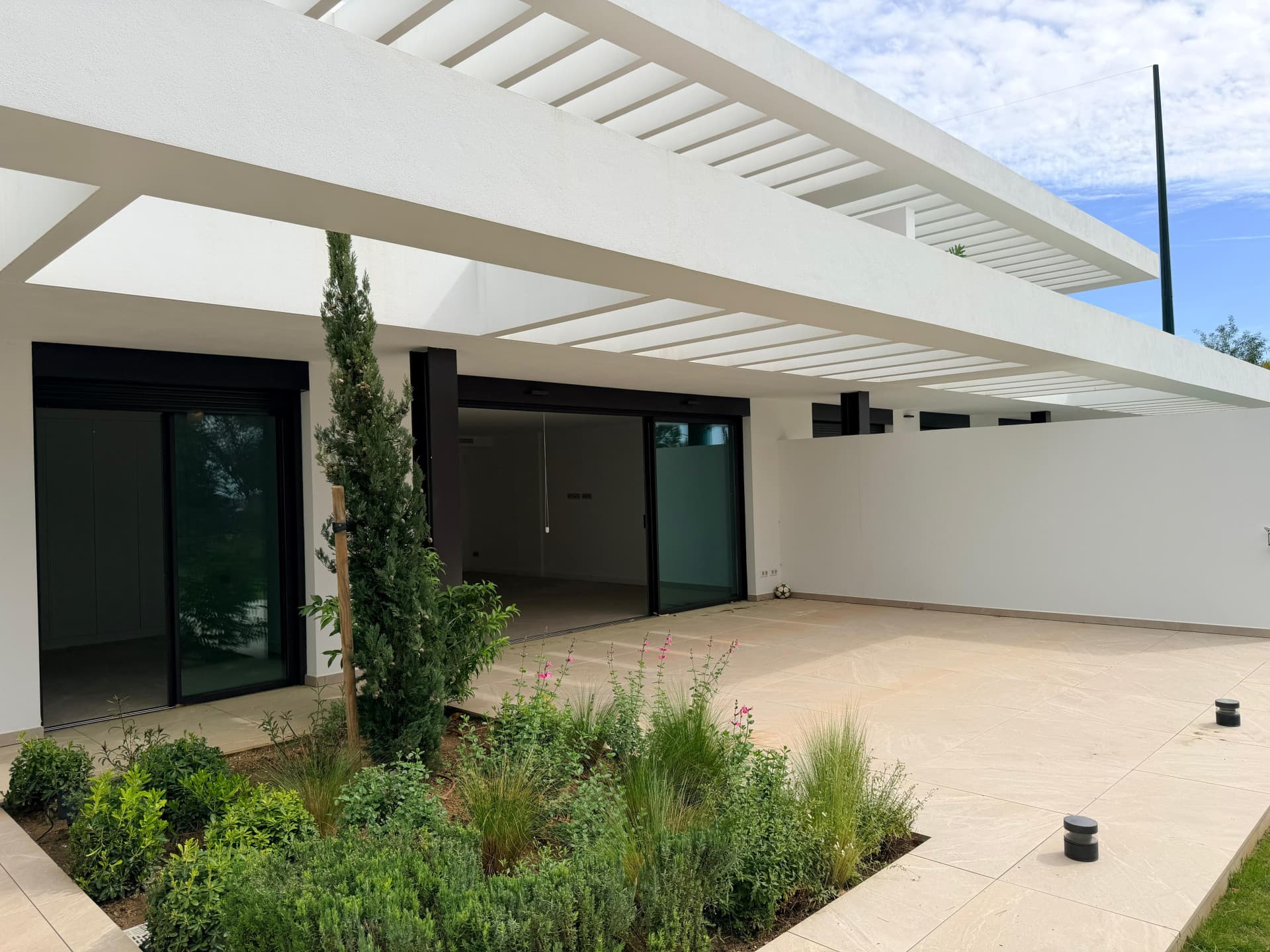 Brand-new property. Golf Views. Experience the perfect balance of privacy, light and lifestyle in Marbella