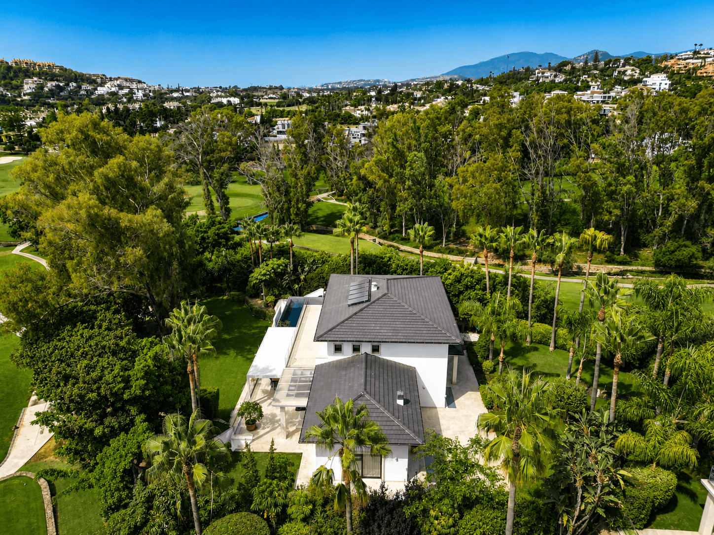 Villa Maria - An Extraordinary Frontline Golf Estate