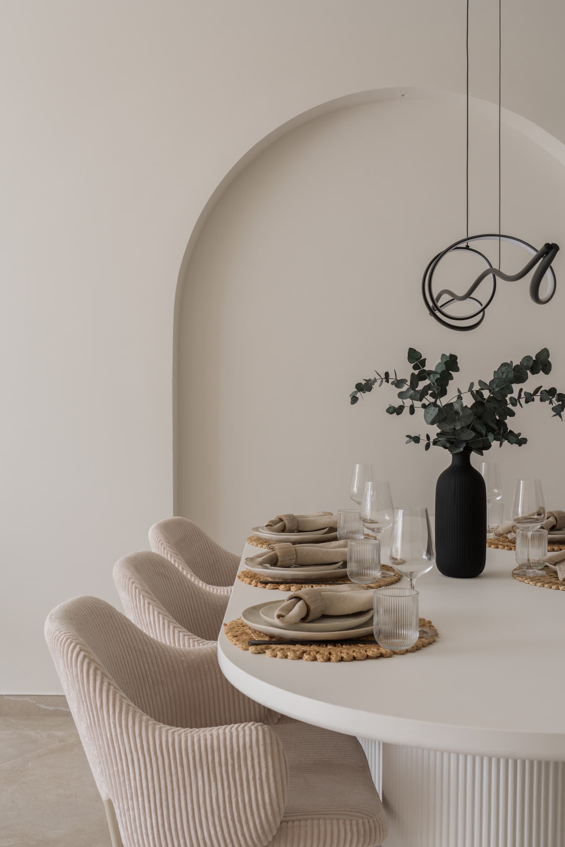Beautifully refurbished 4 bedroom townhouse in the heart of Nueva Andalucía
