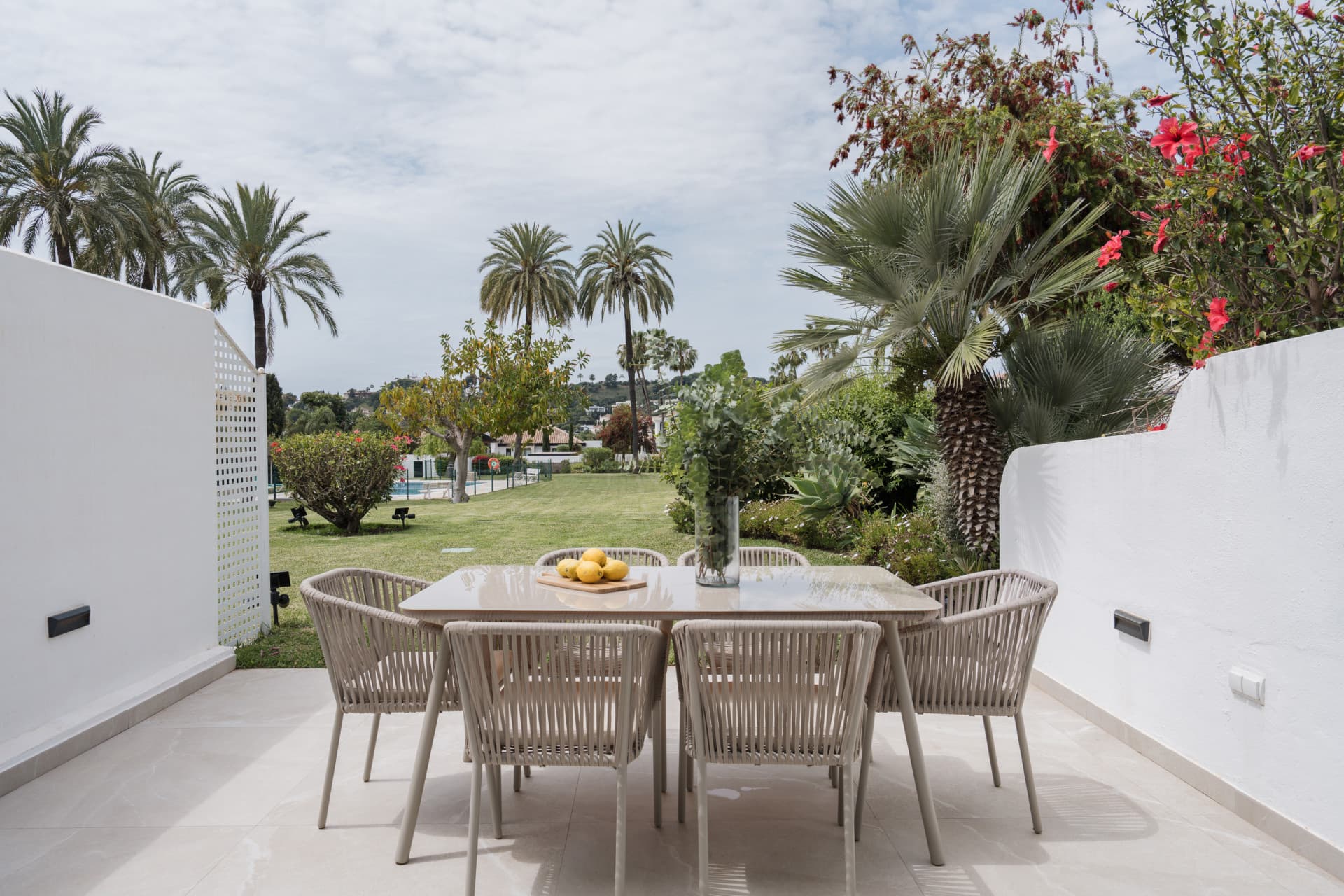 Beautifully refurbished 4 bedroom townhouse in the heart of Nueva Andalucía