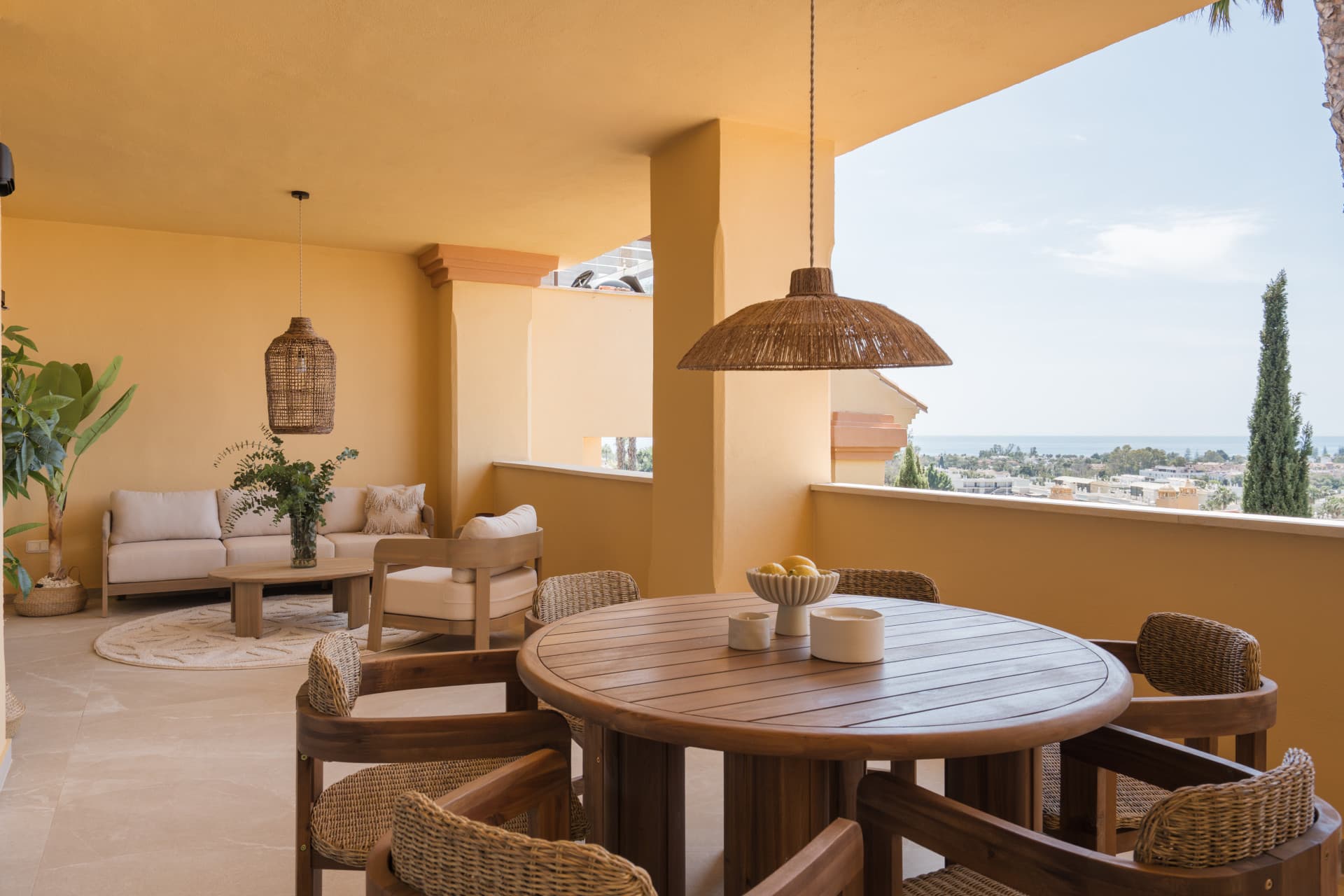 Stunning sea view apartment in Cumbres del Rodeo, Nueva Andalucia.
