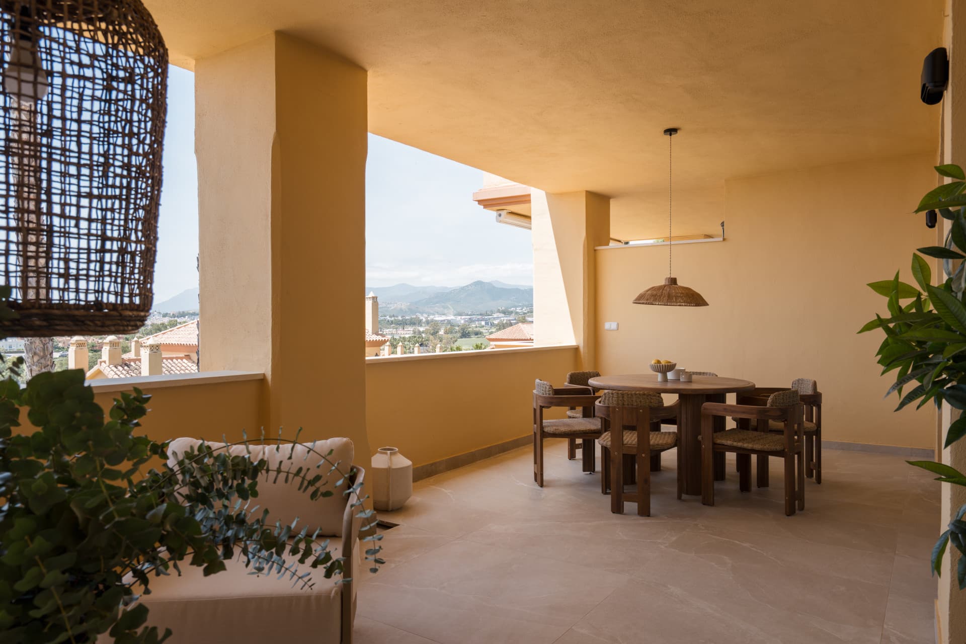 Stunning sea view apartment in Cumbres del Rodeo, Nueva Andalucia.
