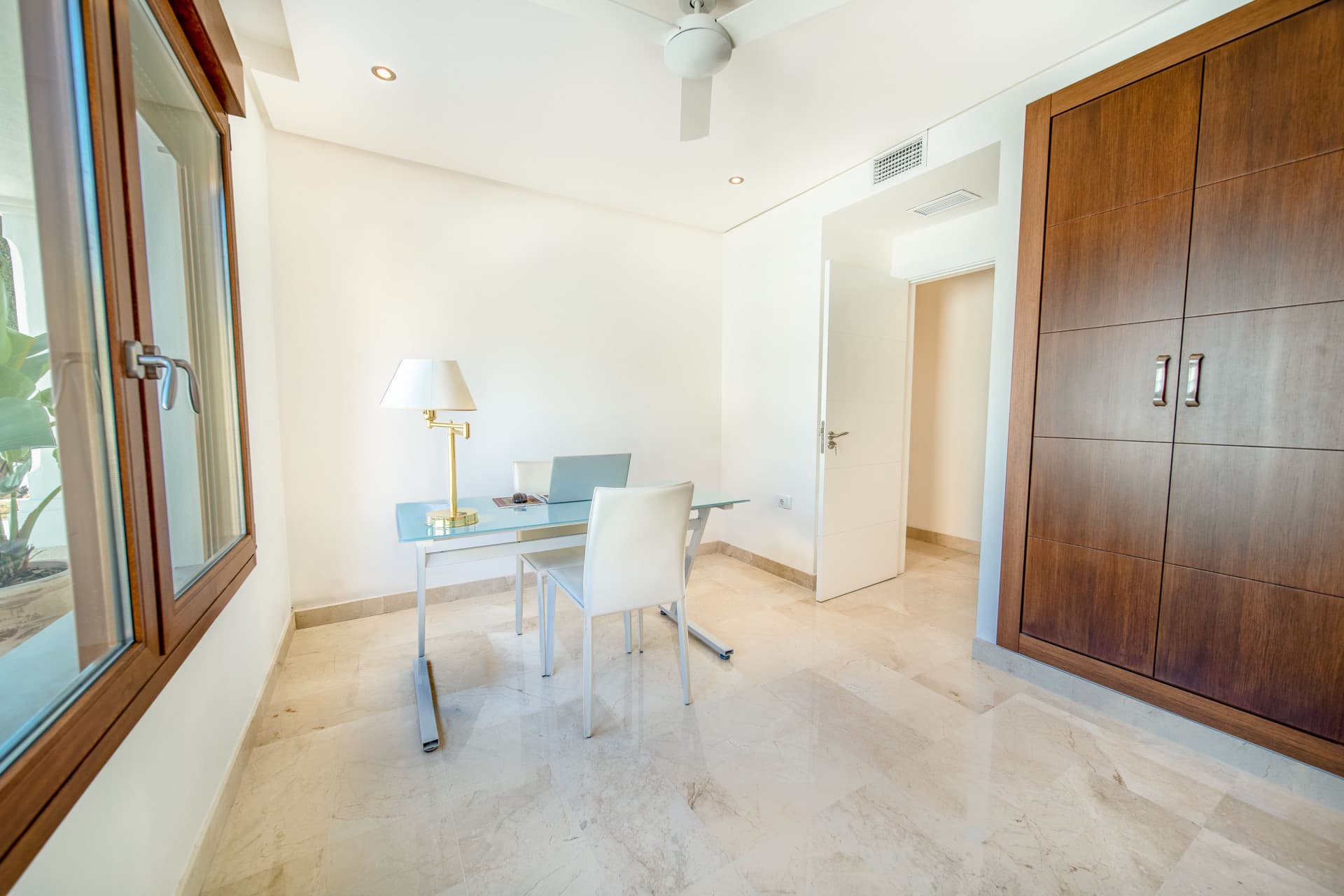 Family Villa with Sea Views in Nueva Atalaya, Benahavís