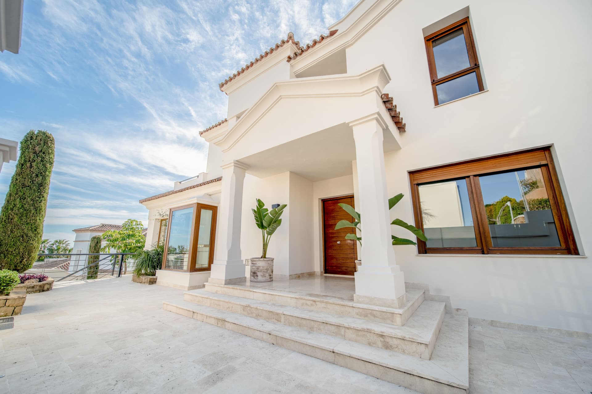 Family Villa with Sea Views in Nueva Atalaya, Benahavís