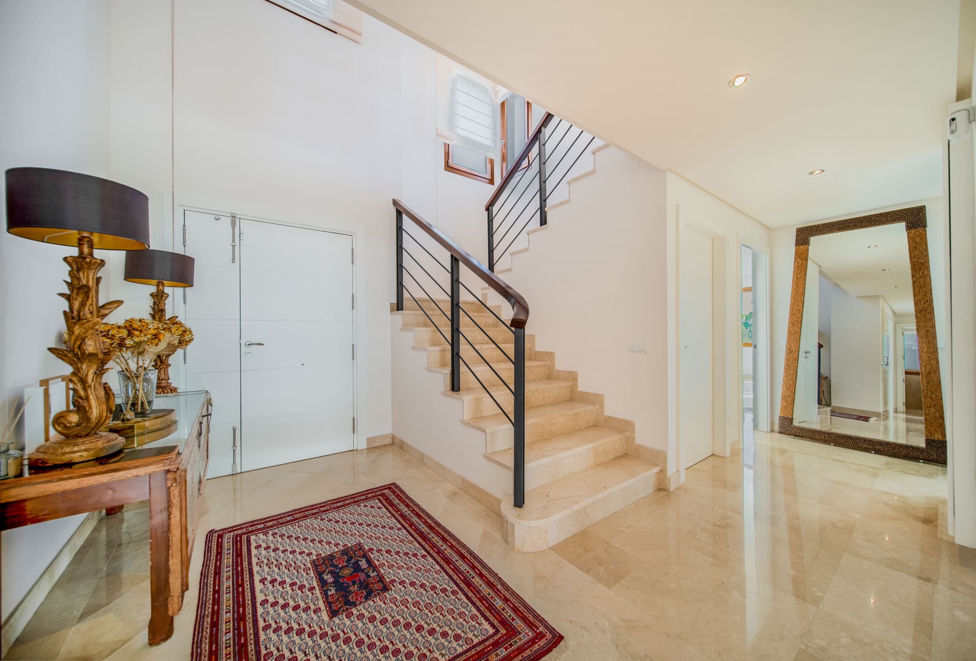 Family Villa with Sea Views in Nueva Atalaya, Benahavís