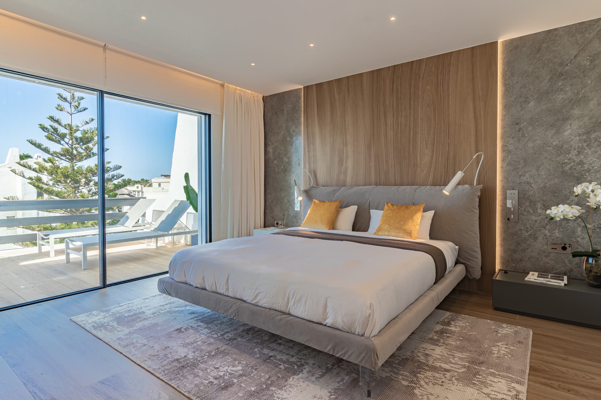 Beachfront Townhouse with Sea views, Marbella Golden Mile