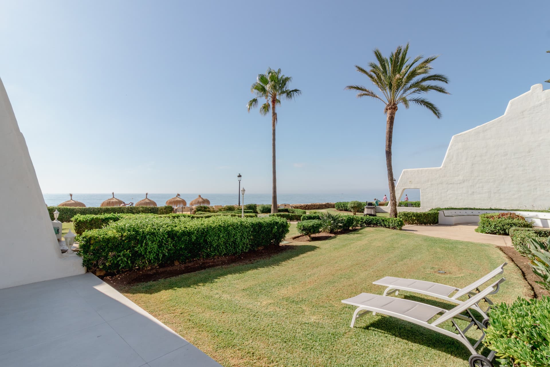 Beachfront Townhouse with Sea views, Marbella Golden Mile