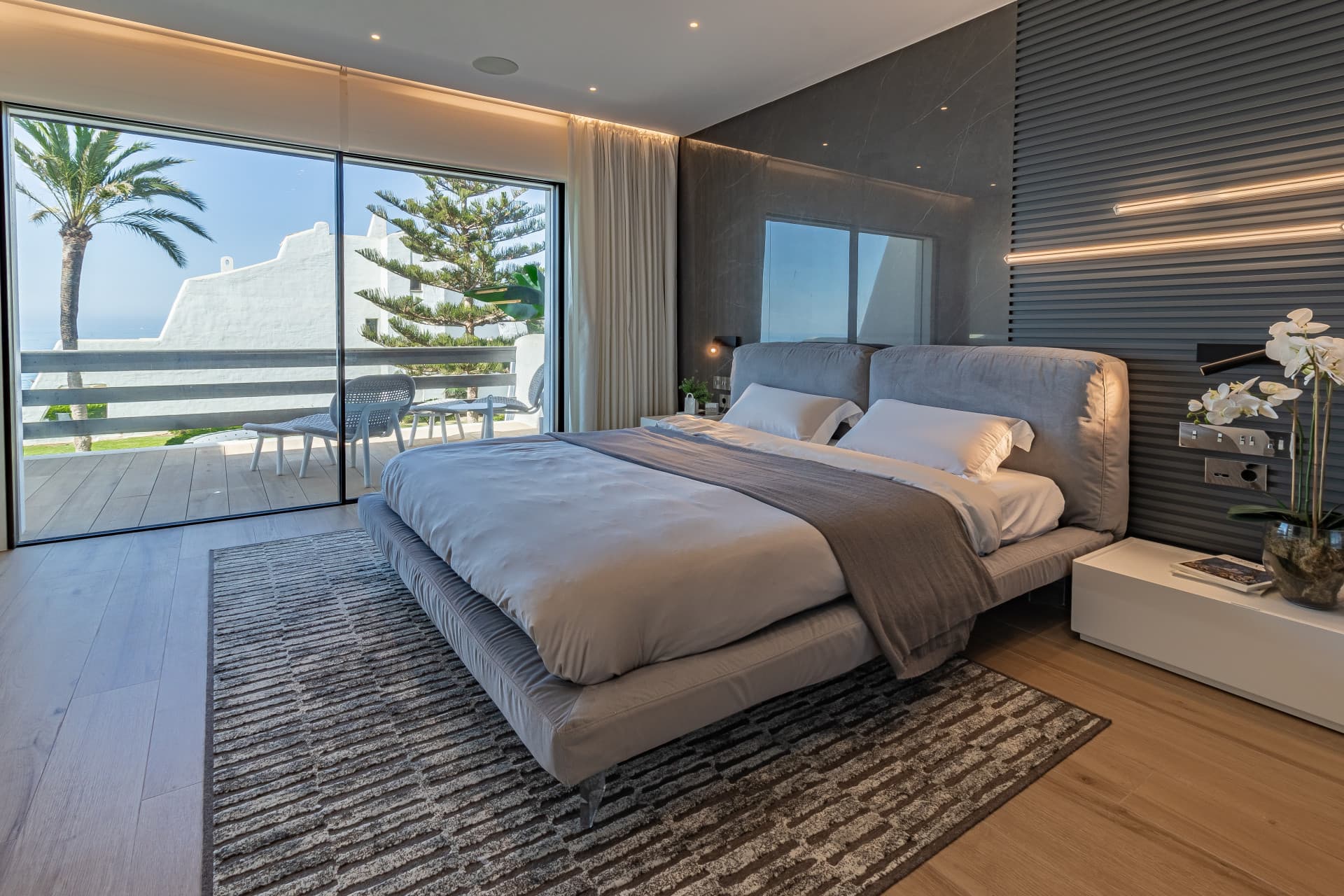 Beachfront Townhouse with Sea views, Marbella Golden Mile